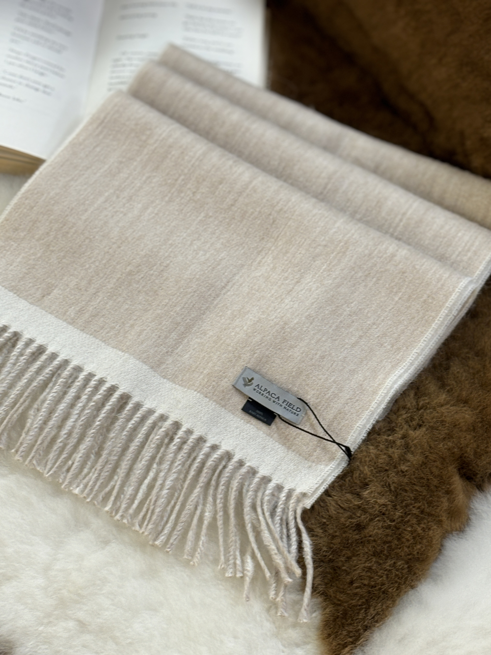 Alpaca Field Eco Double Face Scarf Beige/White