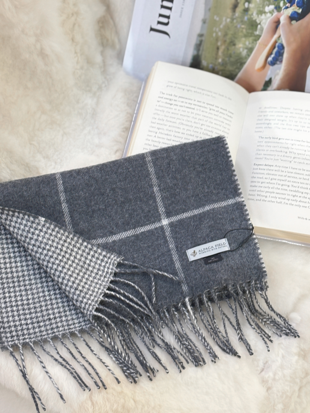 (Discontinued) Alpaca Field Reversible Windowpane Scarf GREY